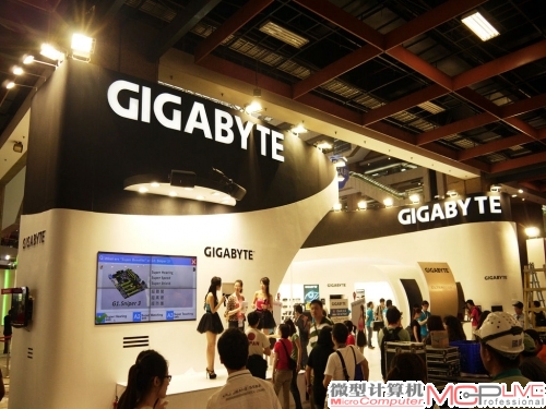 技嘉展位已经布置完毕。 技嘉展位已经布置完毕。